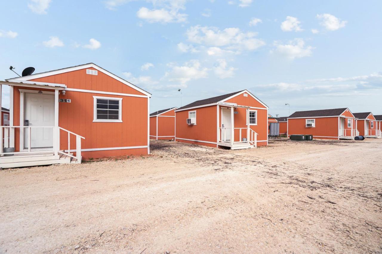 The Resource Inn -Big Lake Tx Extérieur photo