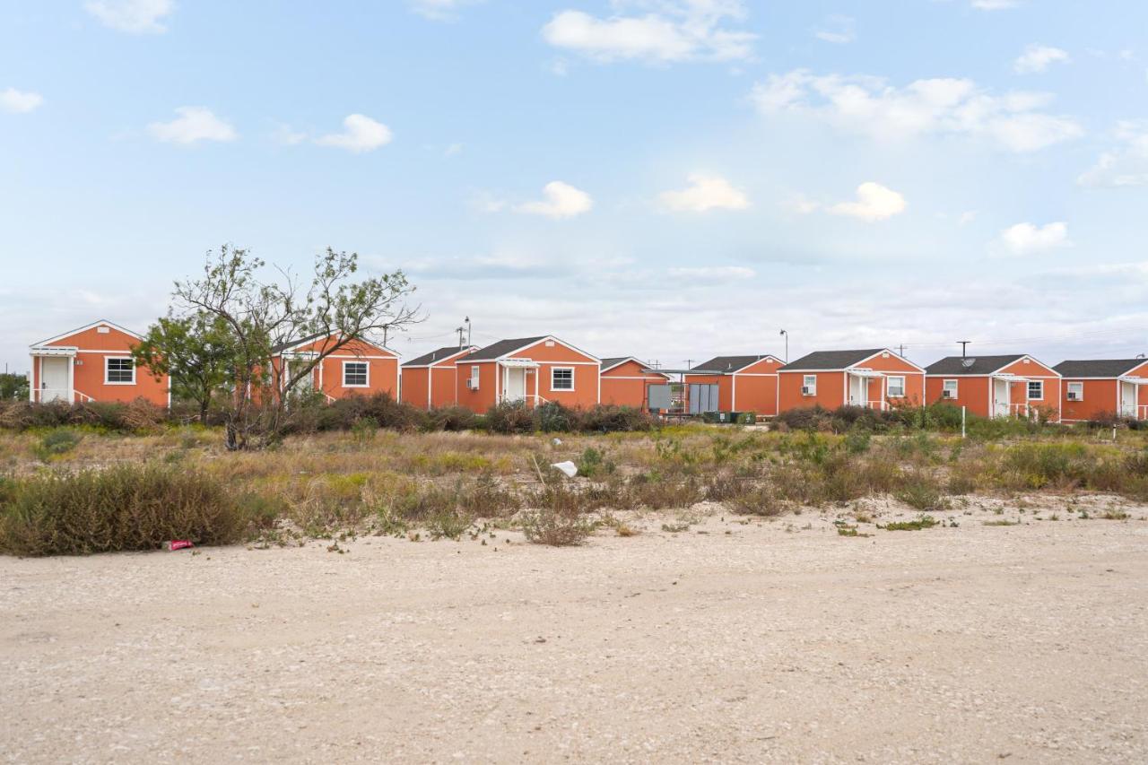 The Resource Inn -Big Lake Tx Extérieur photo